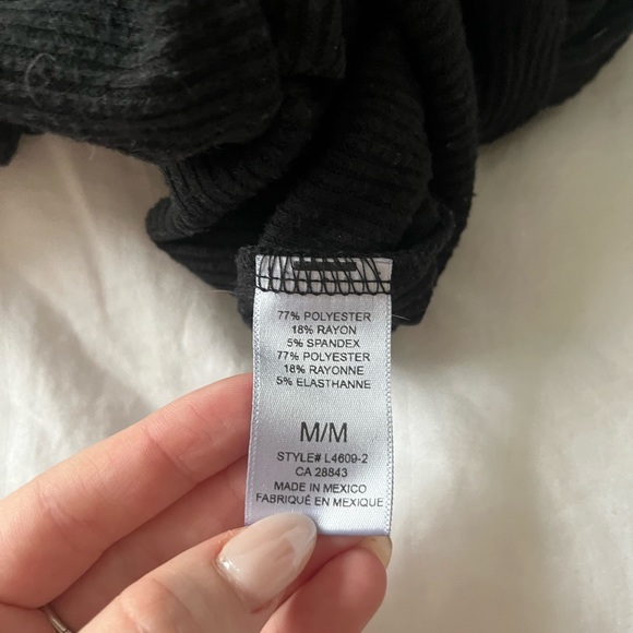 Black square neck long sleeve - Picture 3 of 3